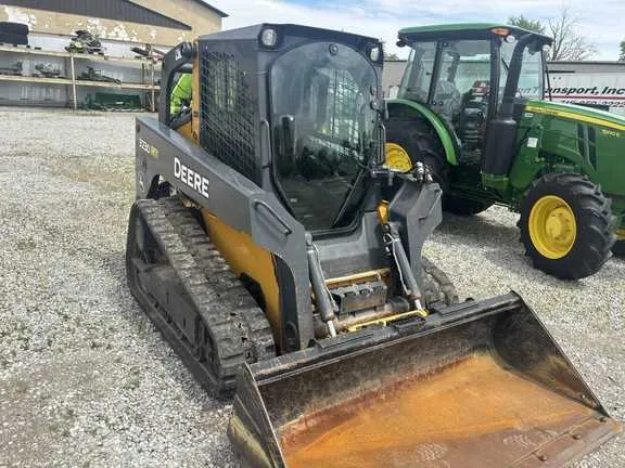 specs on john deere 323d