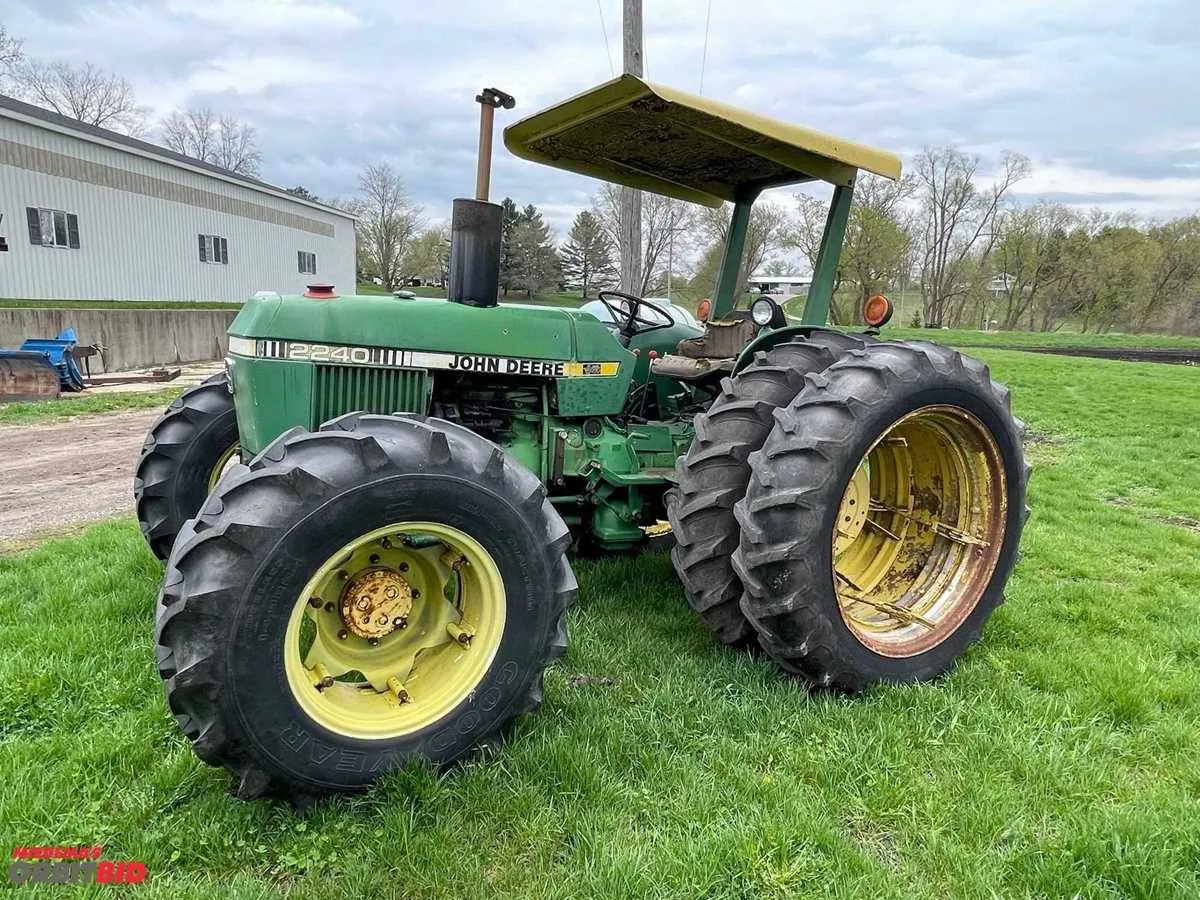 john deere 2240 4wd specs