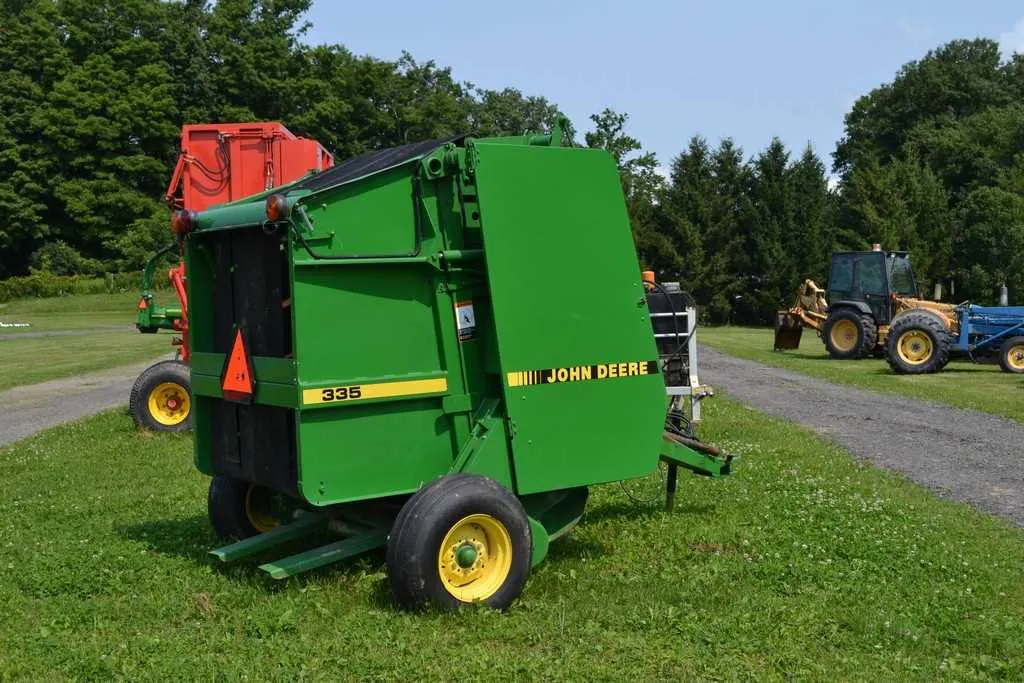 john deere 335 disc specs