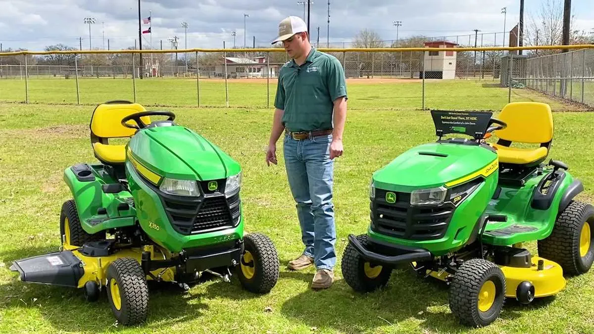 john deere s130 vs john deere s120 lawn tractor specs