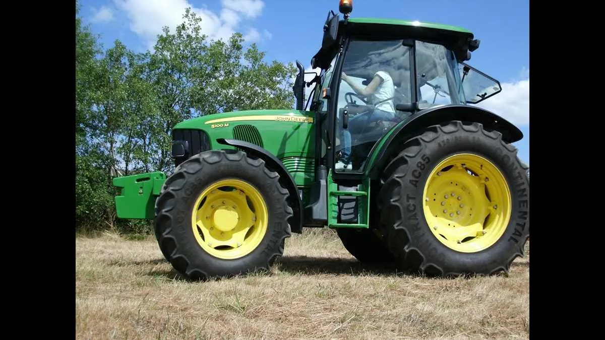 2017 john deere 5100m specs
