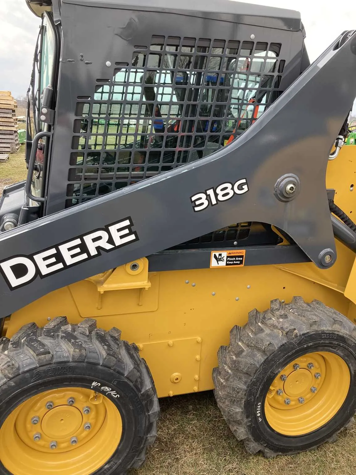 318g john deere specs