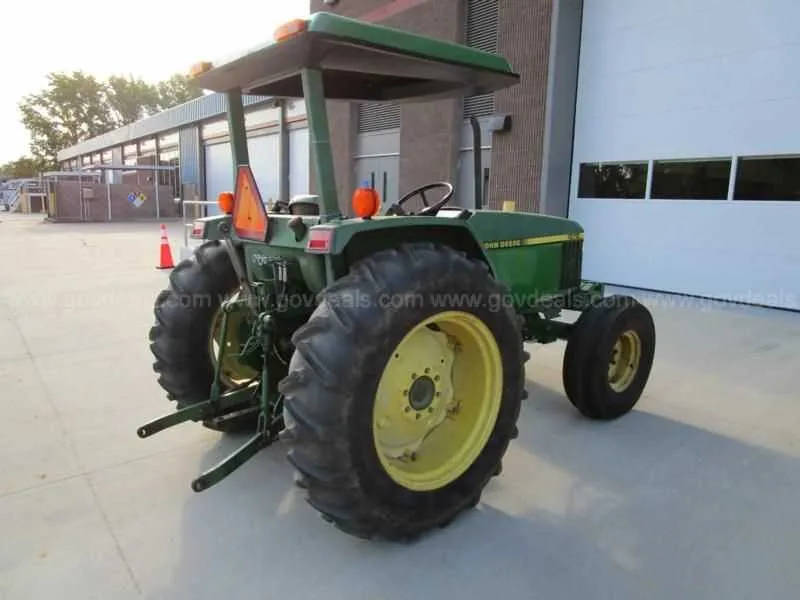 john deere 1070 tractor specs