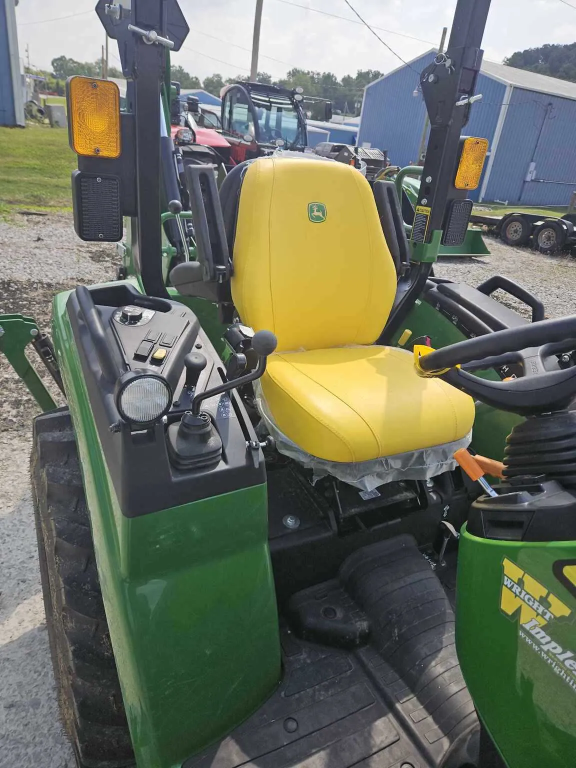 2015 john deere 2032r specs
