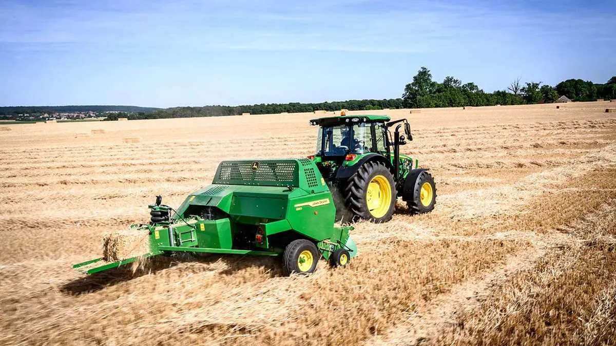 cub cadet xt1 lt42 vs john deere s100 specs
