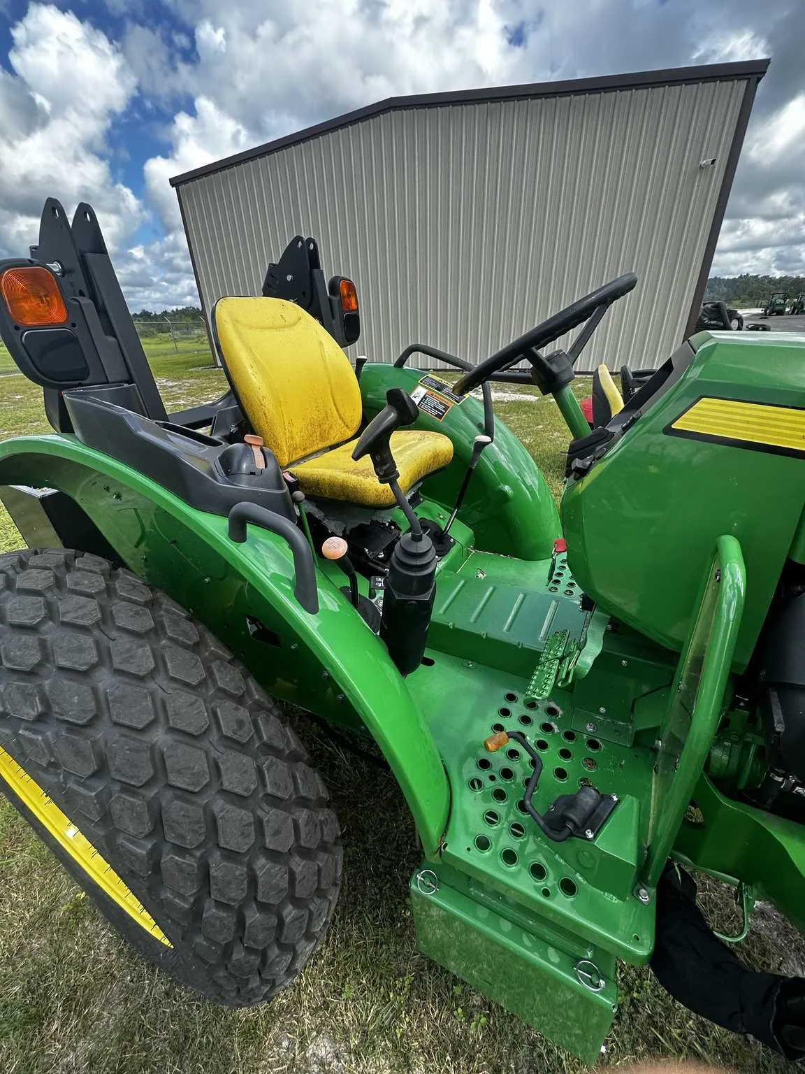 2018 john deere 5045e specs