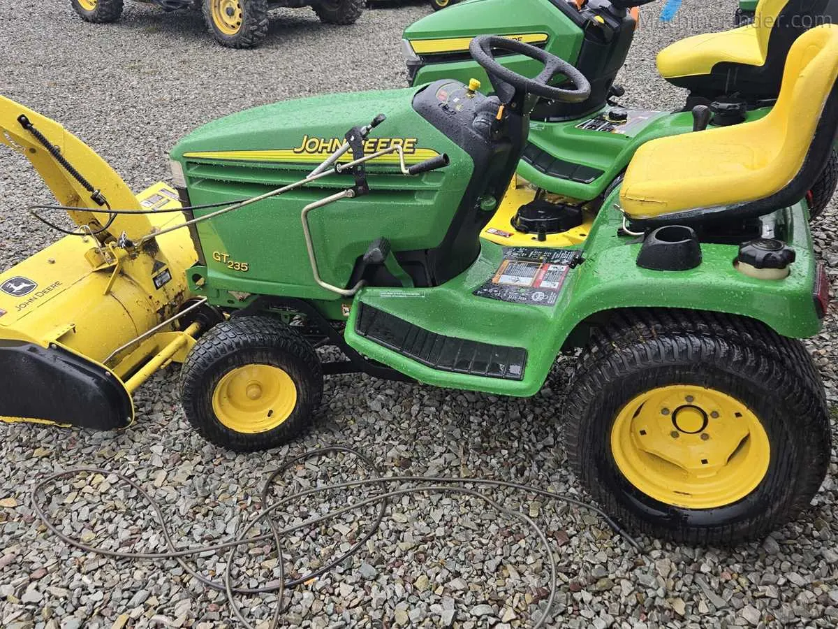 2004 john deere gt235 specs