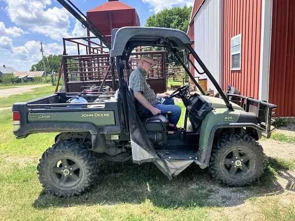 2017 john deere gator 825i specs