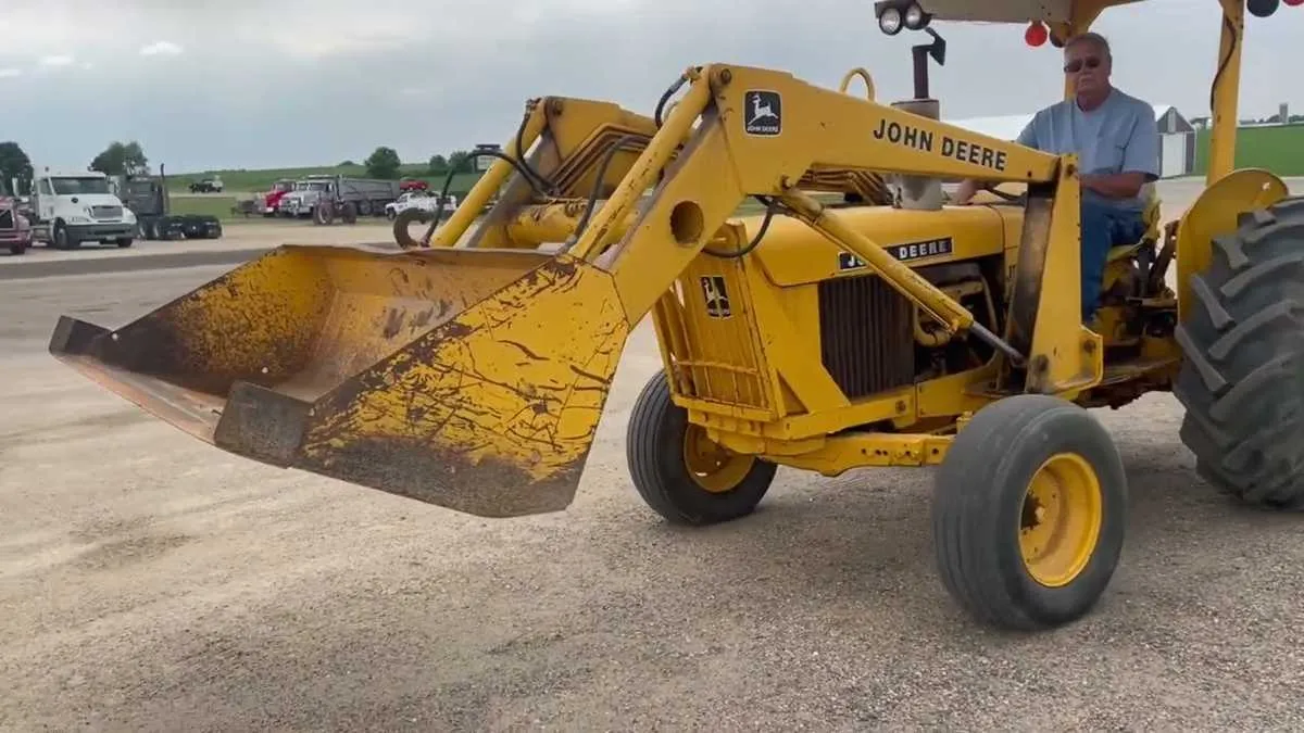 john deere 301 loader specs