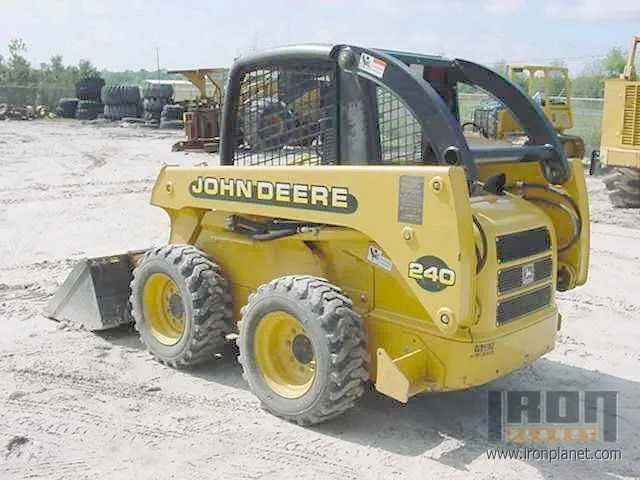john deere 240 skid steer specs