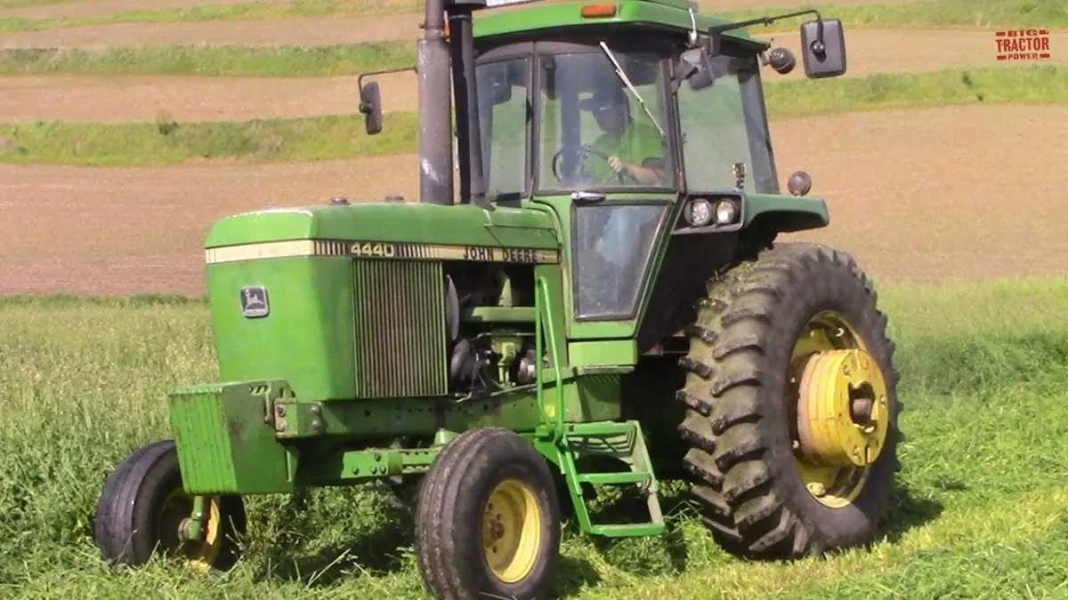 john deere 4440 specs