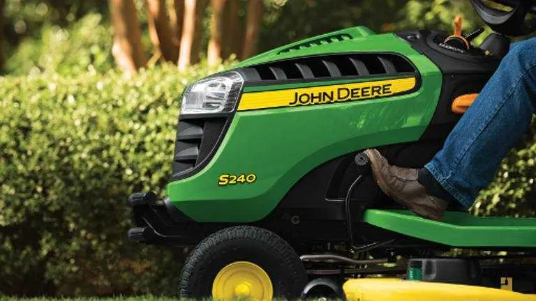 john deere 240 lawn tractor specs