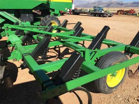 john deere 1610 chisel plow specs