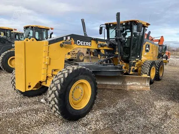772 john deere grader specs