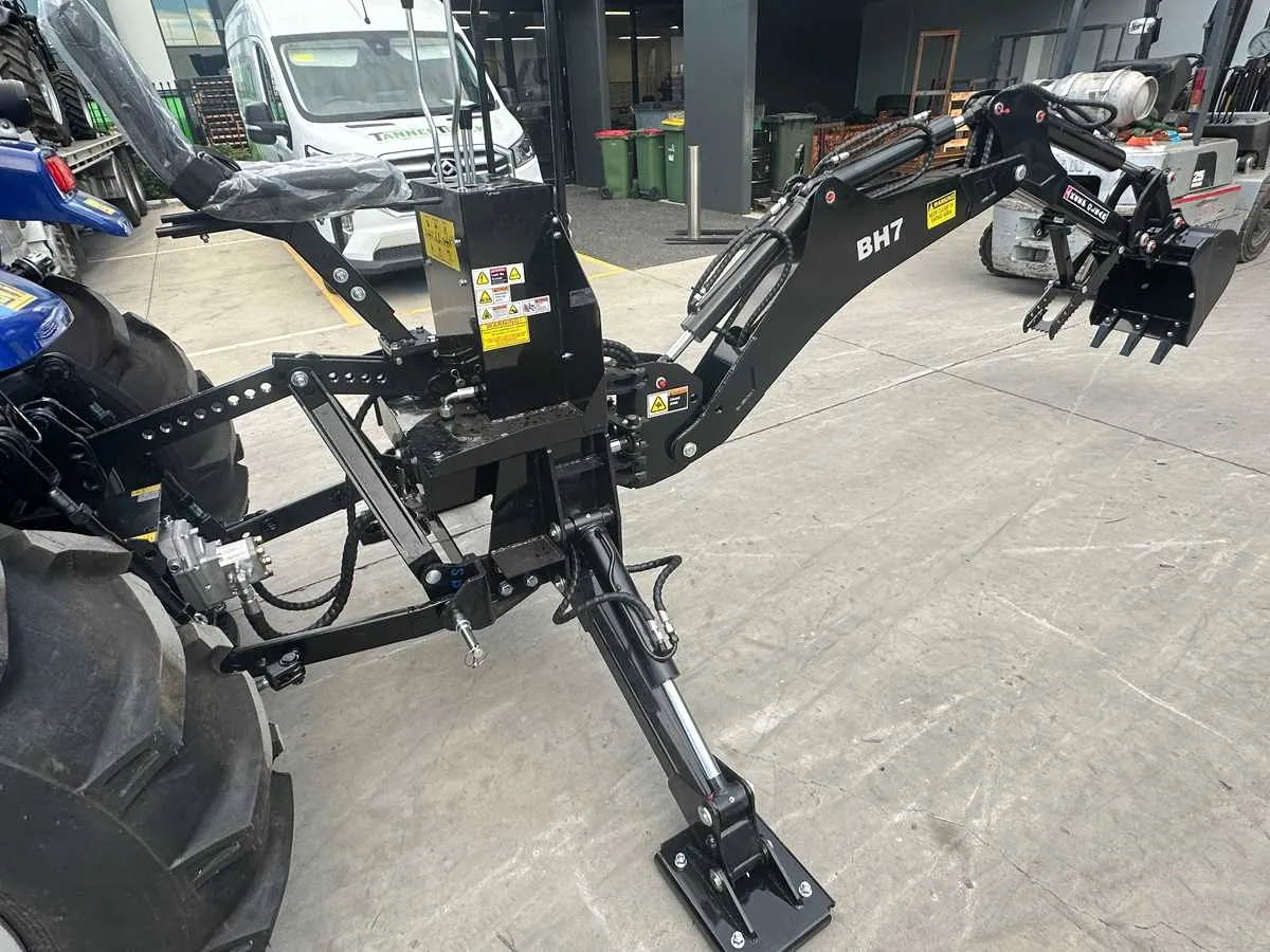 john deere 7 backhoe attachment specs