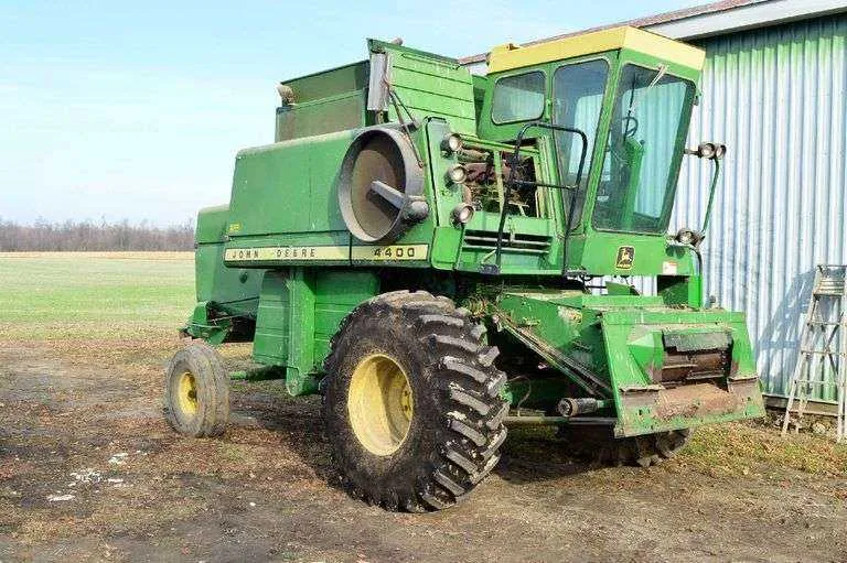 john deere 4400 hst specs