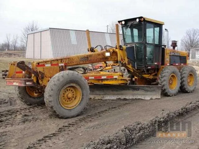 john deer 670 specs