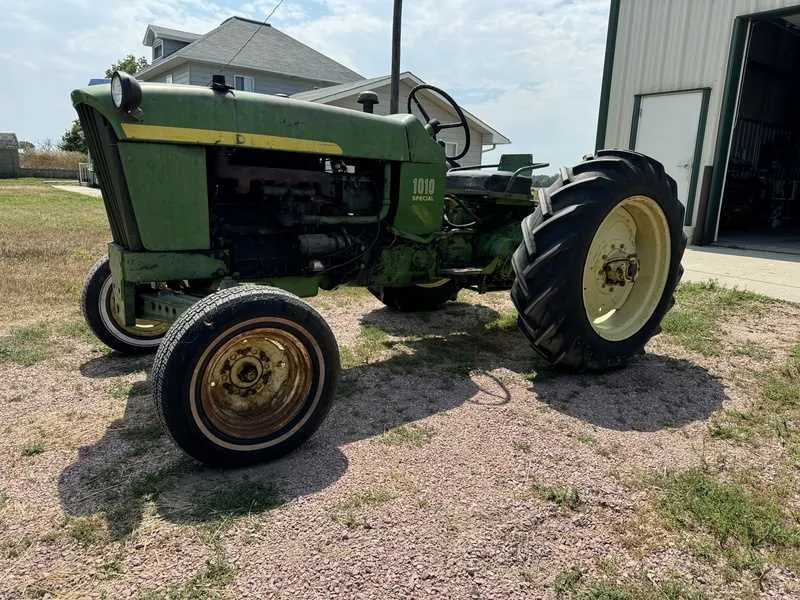 john deere 1010 special specs