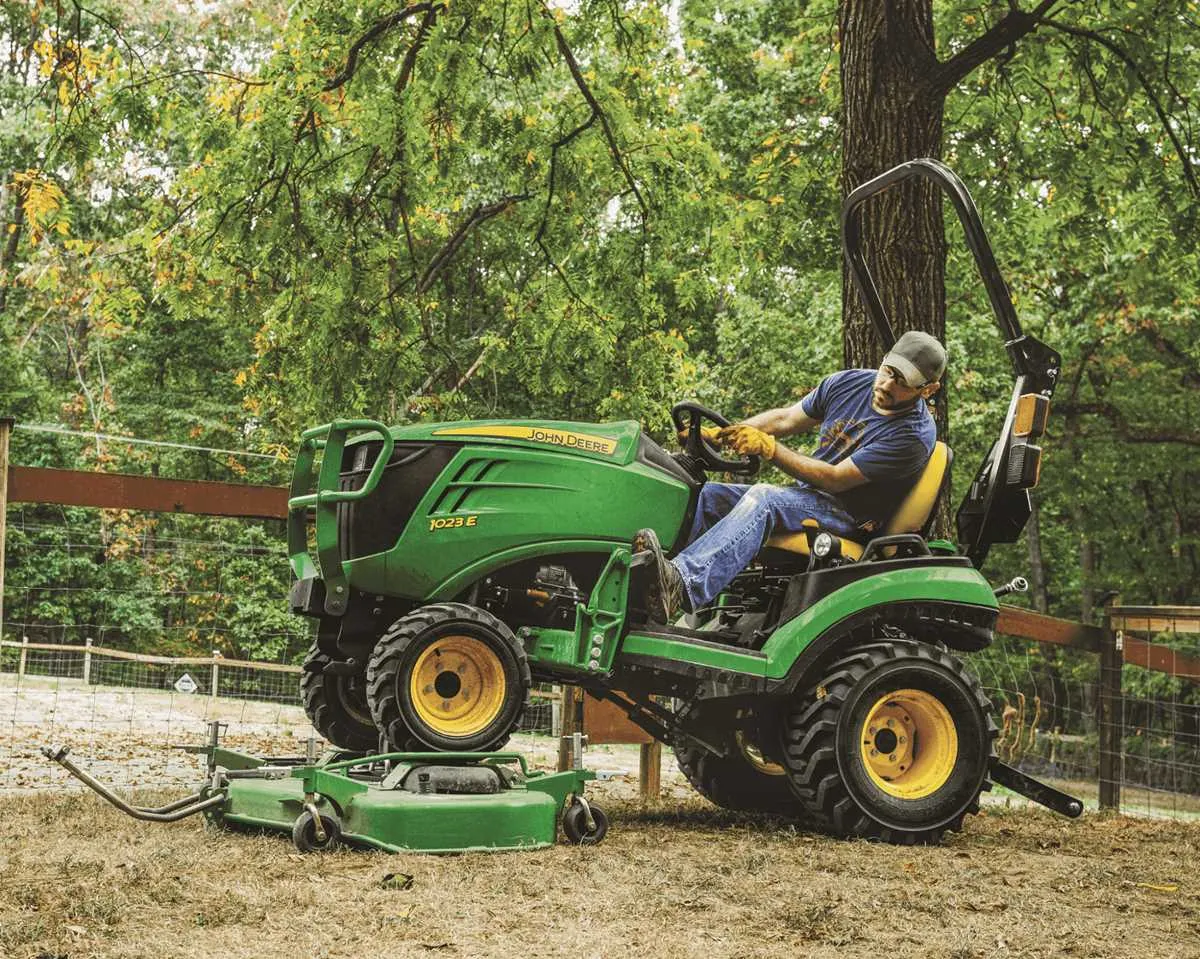 john deere 1025 r specs