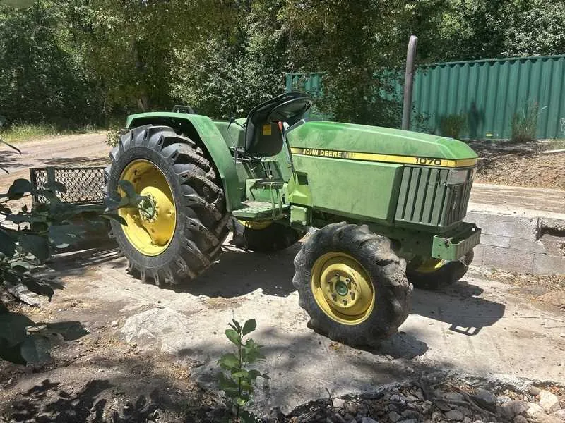 john deere 1070 tractor specs