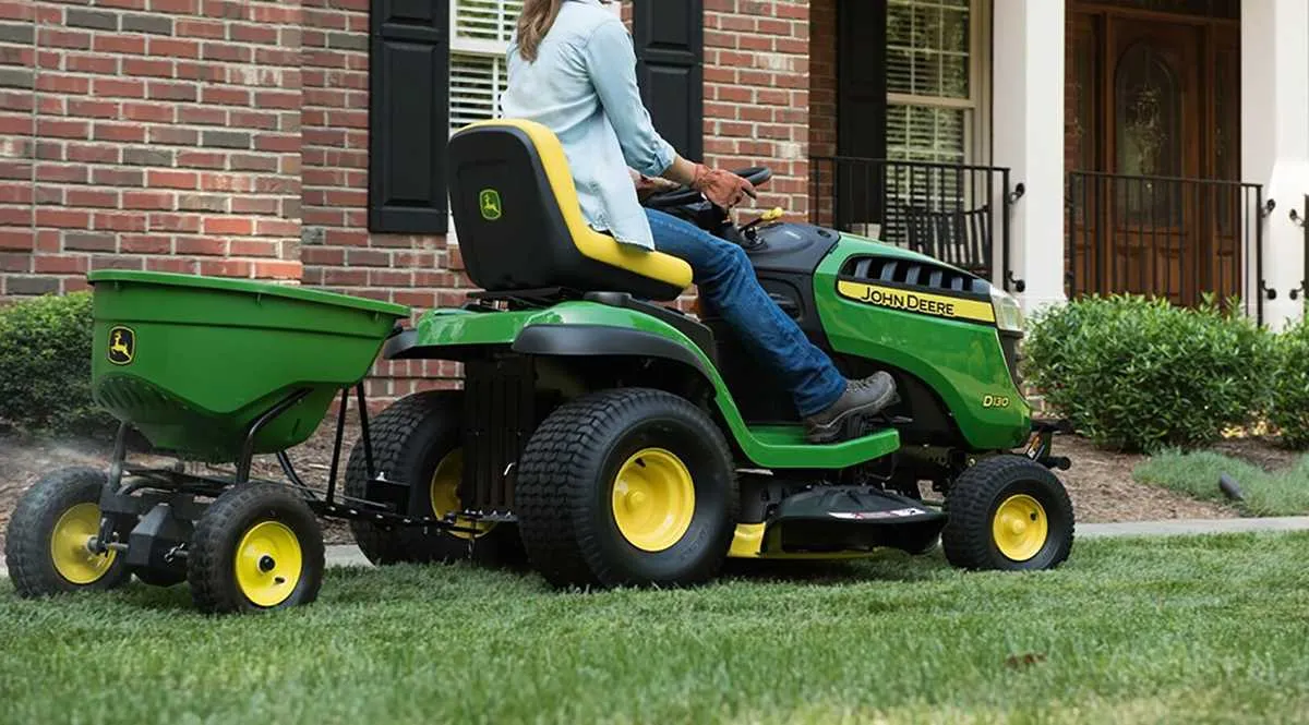john deere 130 lawn tractor specs