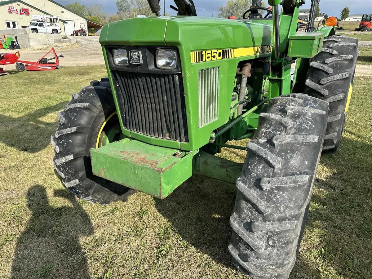 john deere 1650 tractor specs