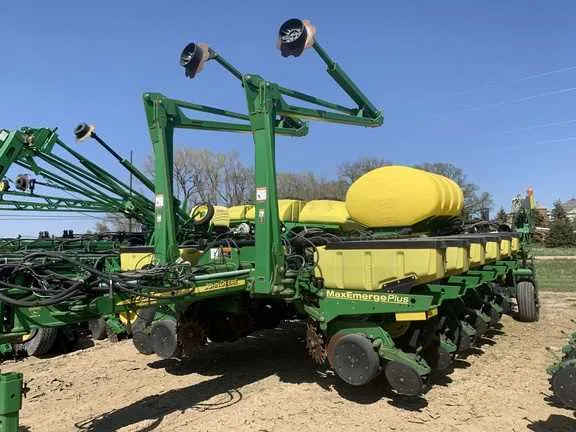john deere 1770 16 row planter specs