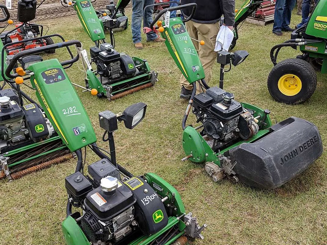 john deere 220c specs
