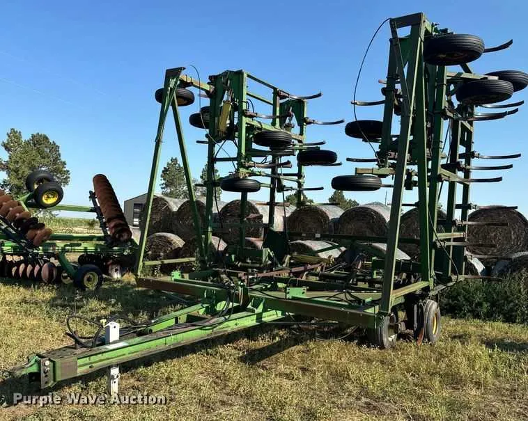john deere 2400 chisel plow specs