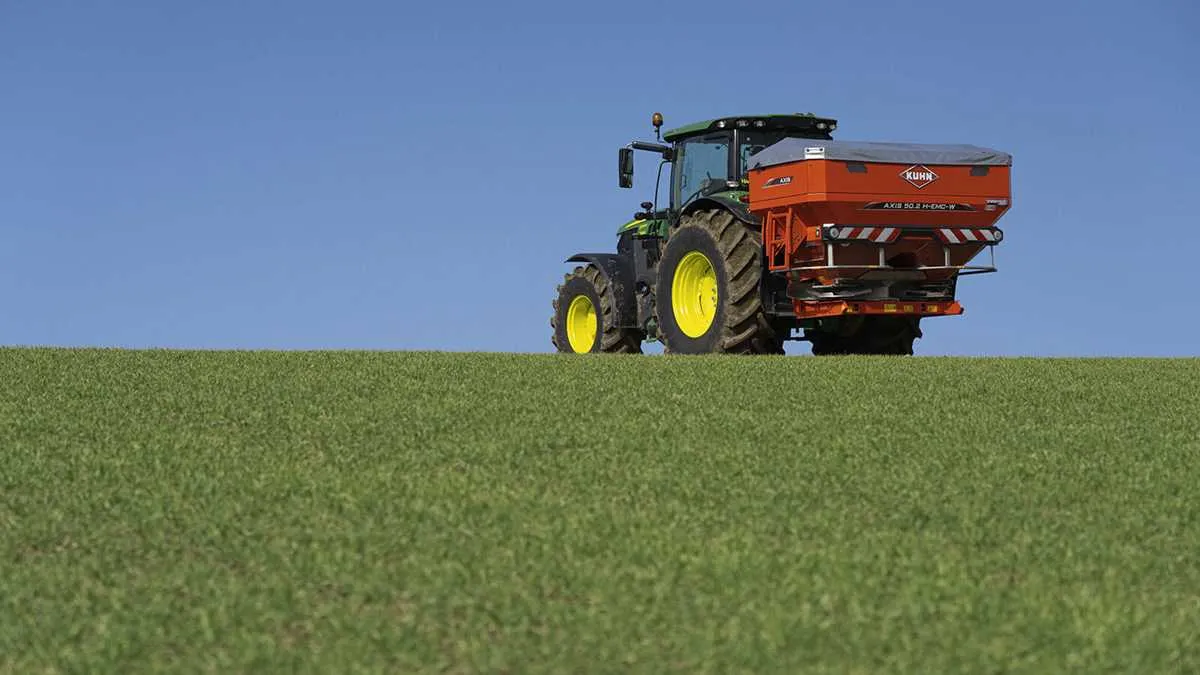 john deere 301 fertilizer spreader specs