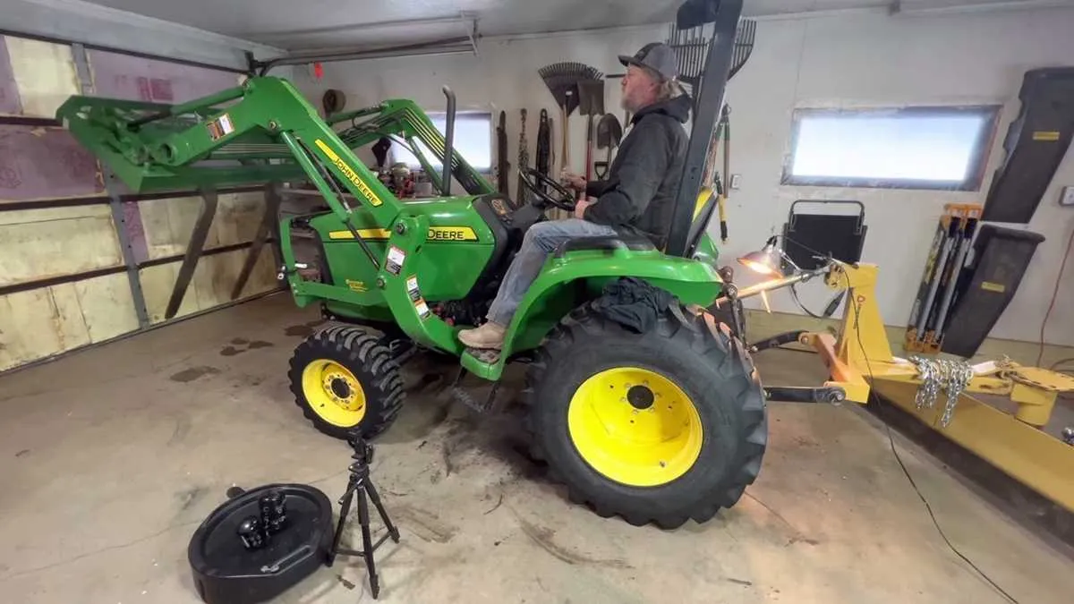 john deere 3032e oil specs