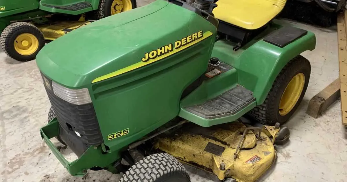 john deere 325 lawn tractor specs