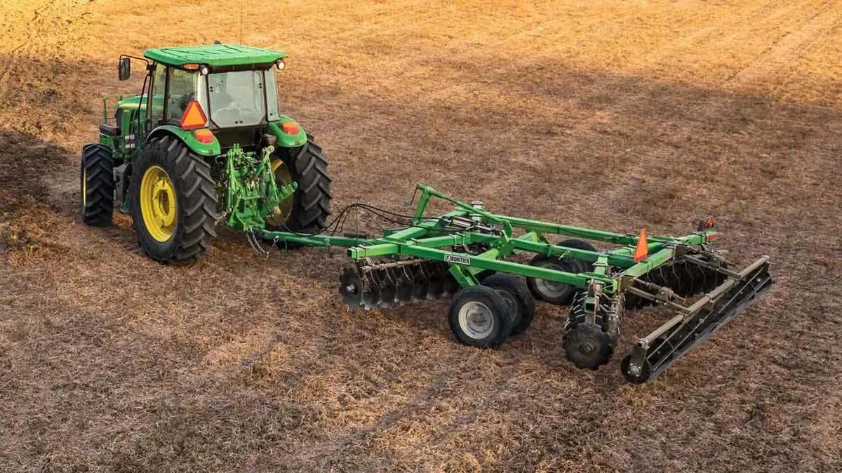 john deere 335 disc specs