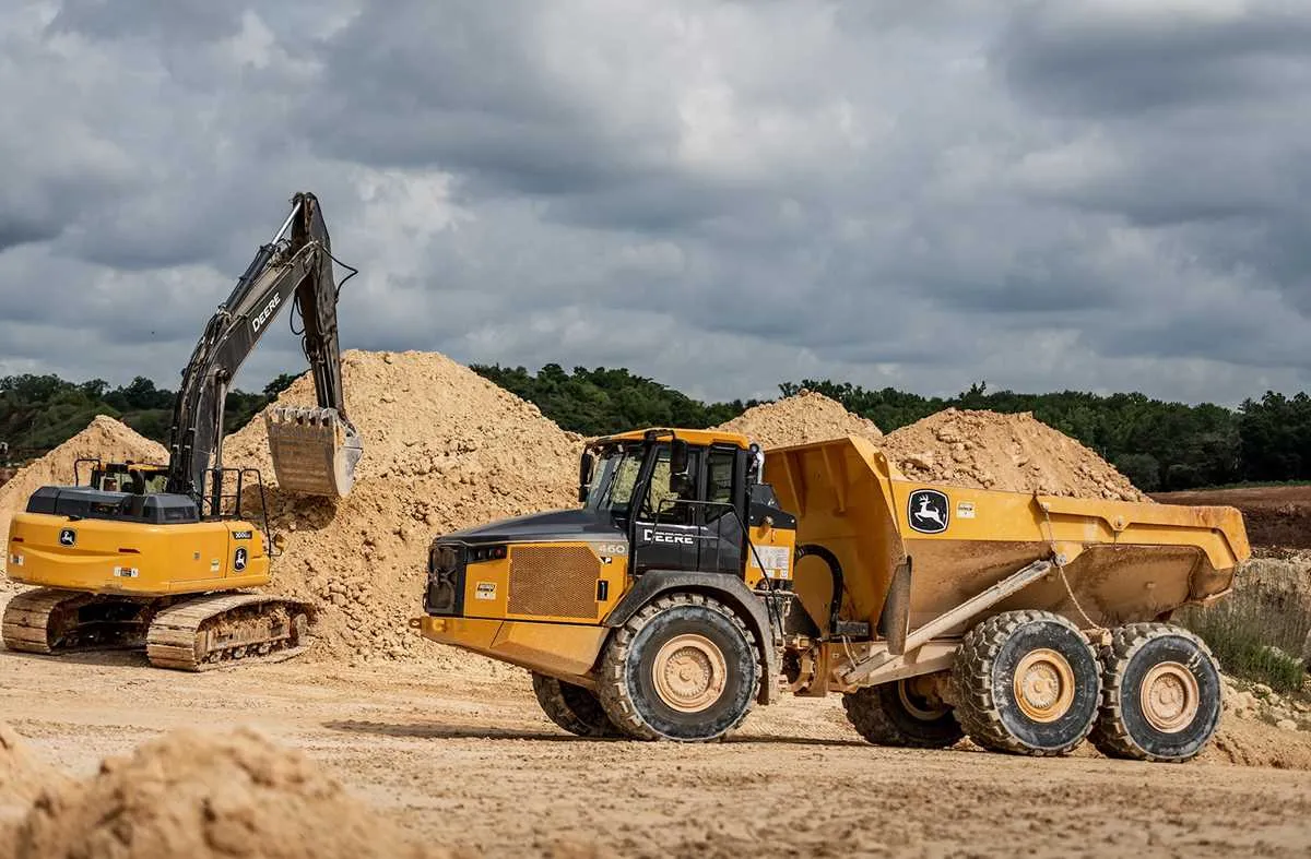 john deere 410e rock truck specs