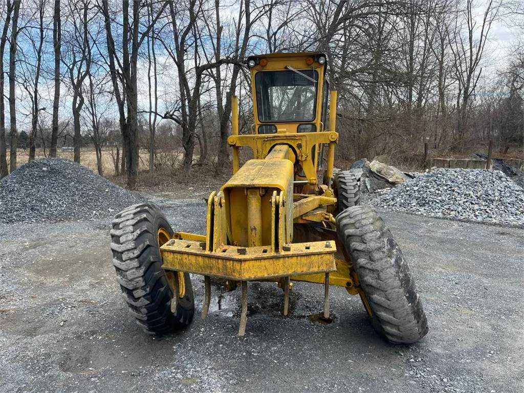john deere 570 motor grader specs
