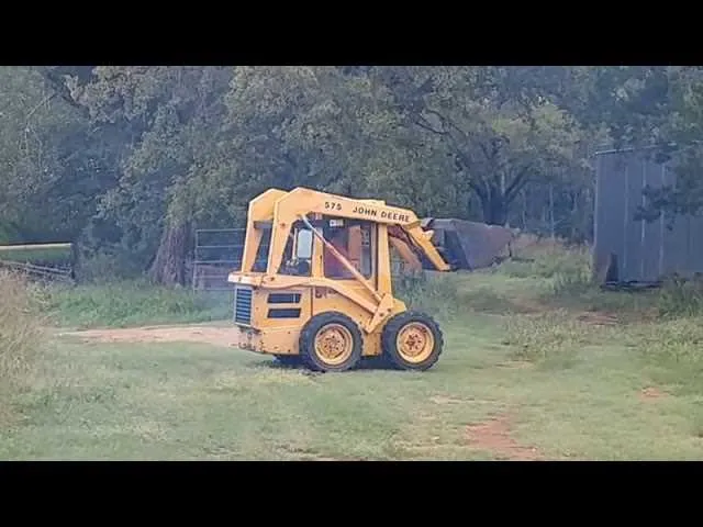 john deere 575 skid steer specs
