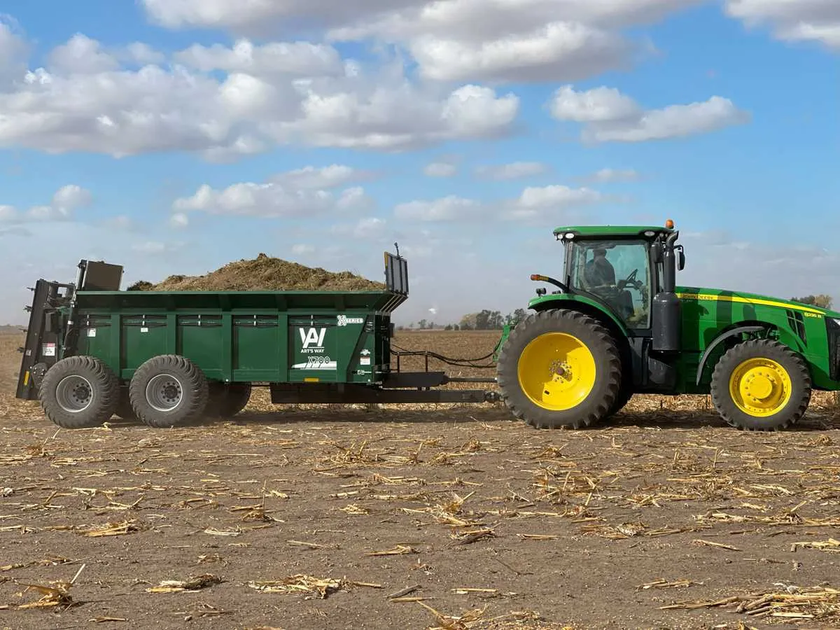 john deere 700 grinder mixer specs