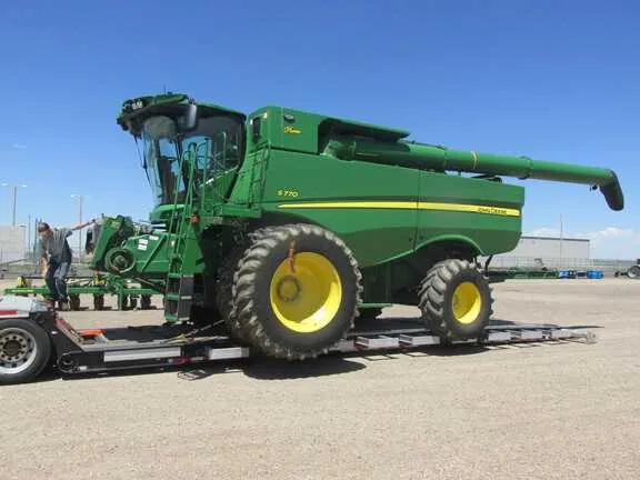 john deere 770 combine specs
