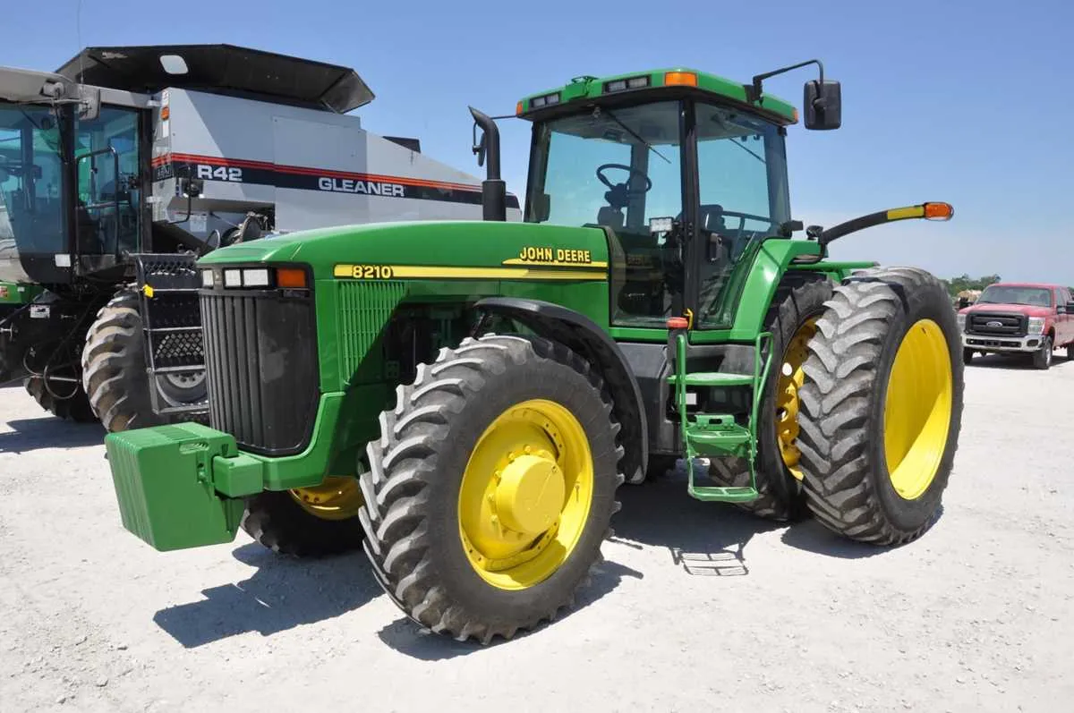 john deere 8210 tractor specs