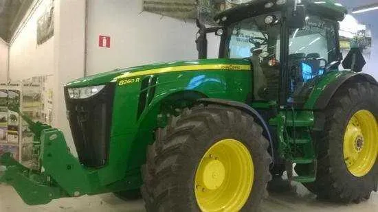 john deere 8260r tractor specs