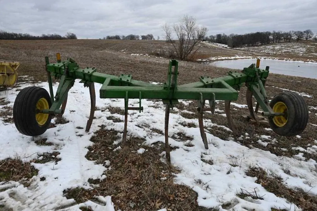 john deere 915 v ripper specs