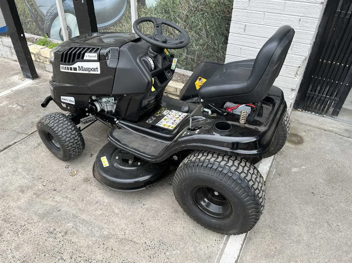 john deere l120 lawn tractor specs