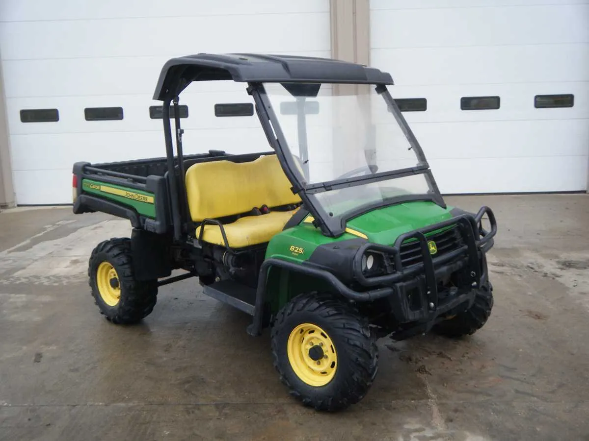 john deere specs 825i