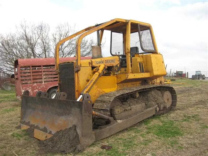 john deere 750b lt specs