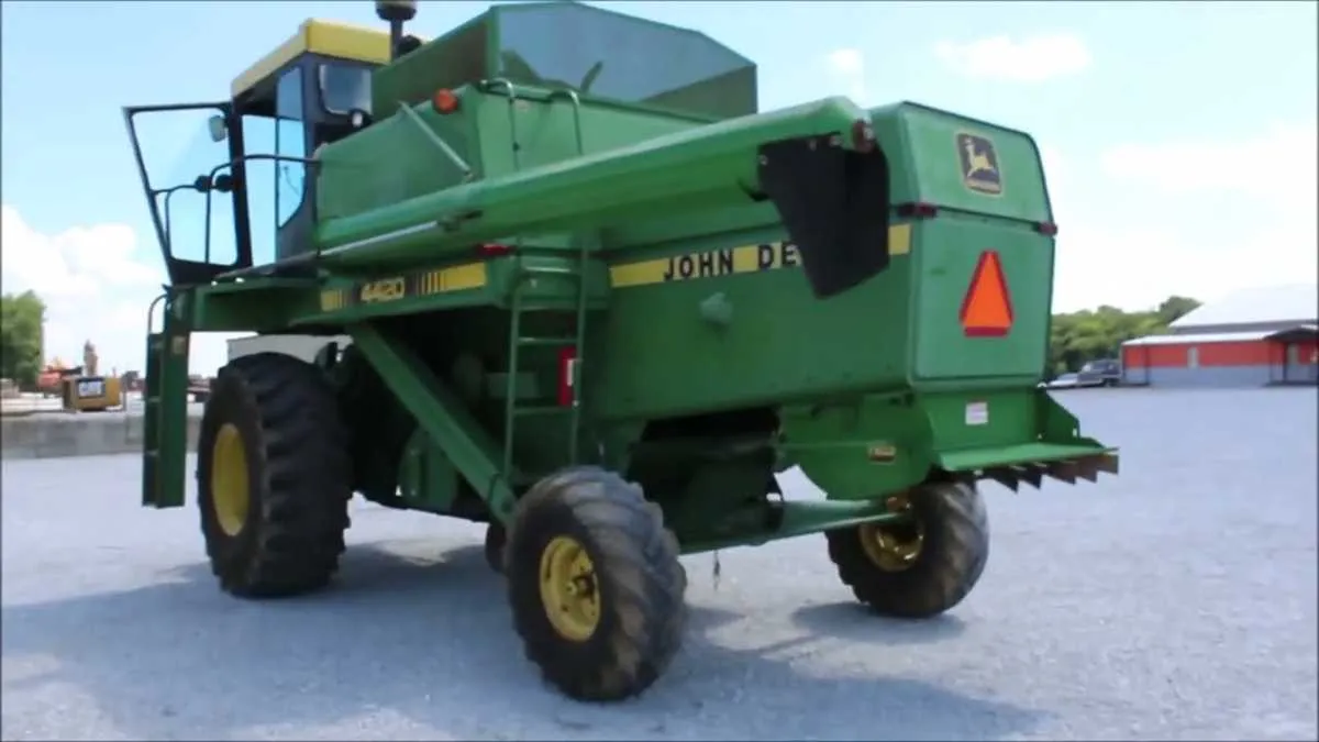 john deere 4420 combine engine specs