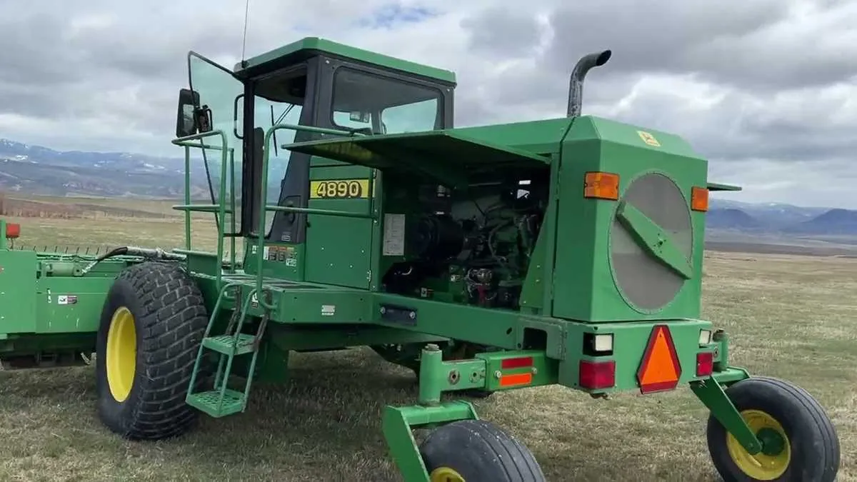 john deere 4890 swather specs