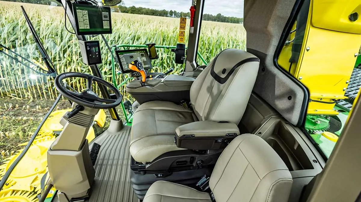 john deere 5820 chopper specs