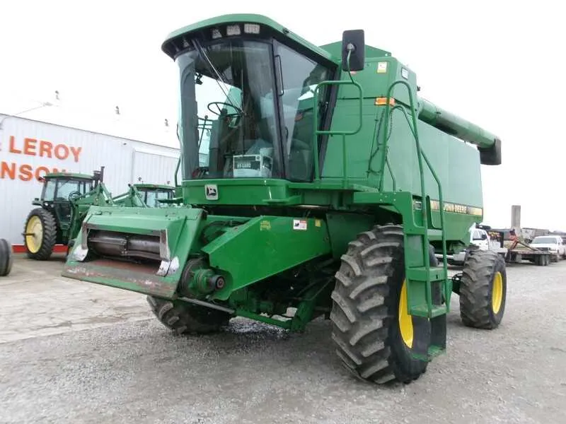 9400 combine john deere specs