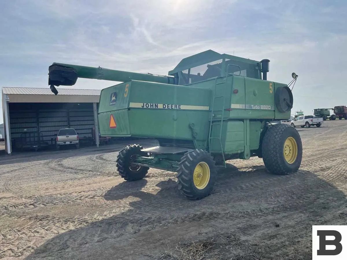 ritchie brothers specs 8820 john deere combine