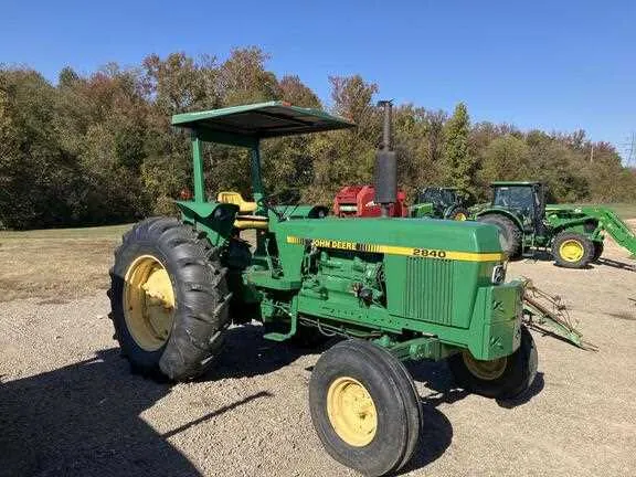 john deere 2840 specs